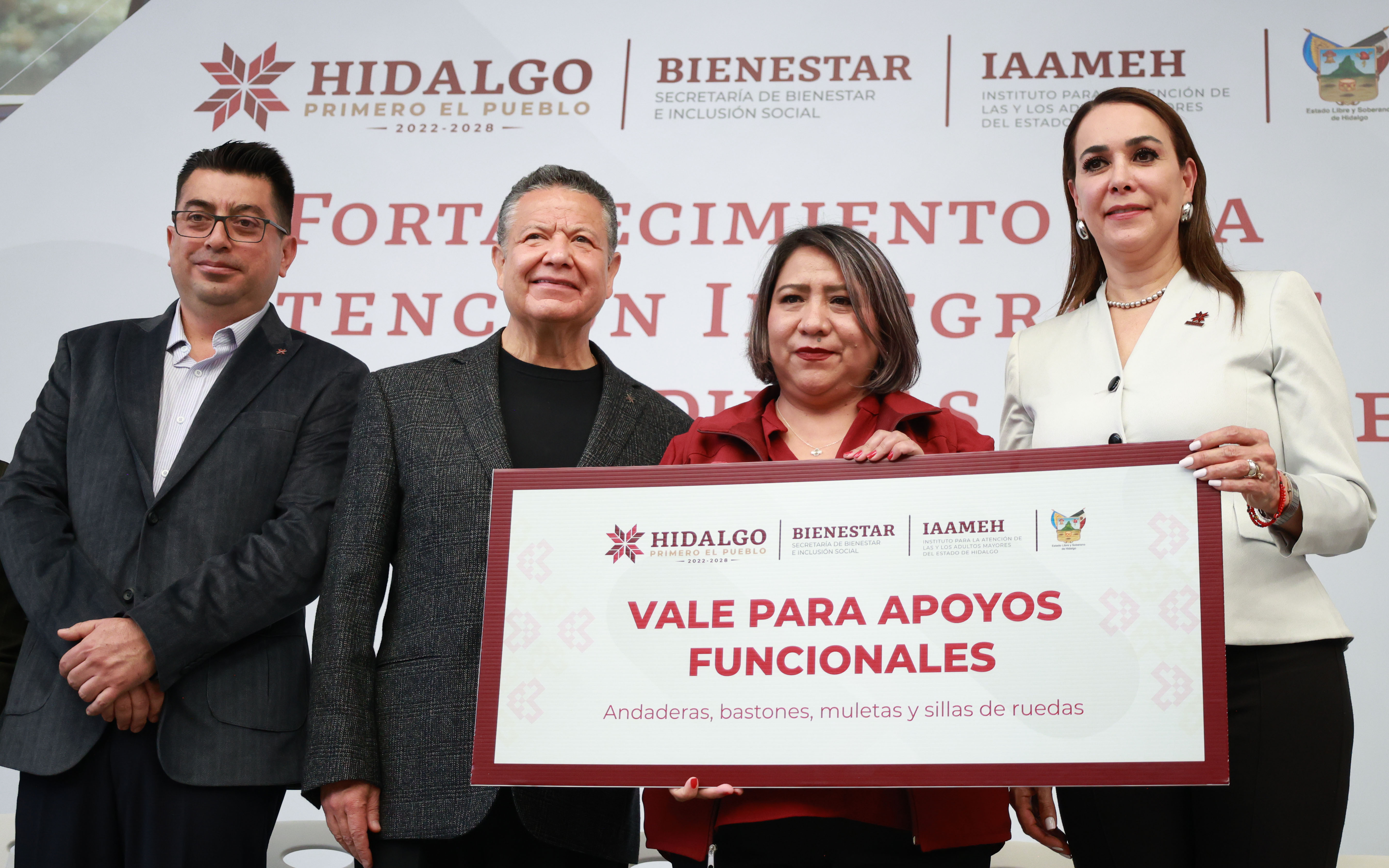 Julio Menchaca amplía servicios gerontológicos para 32 mil adultos mayores
