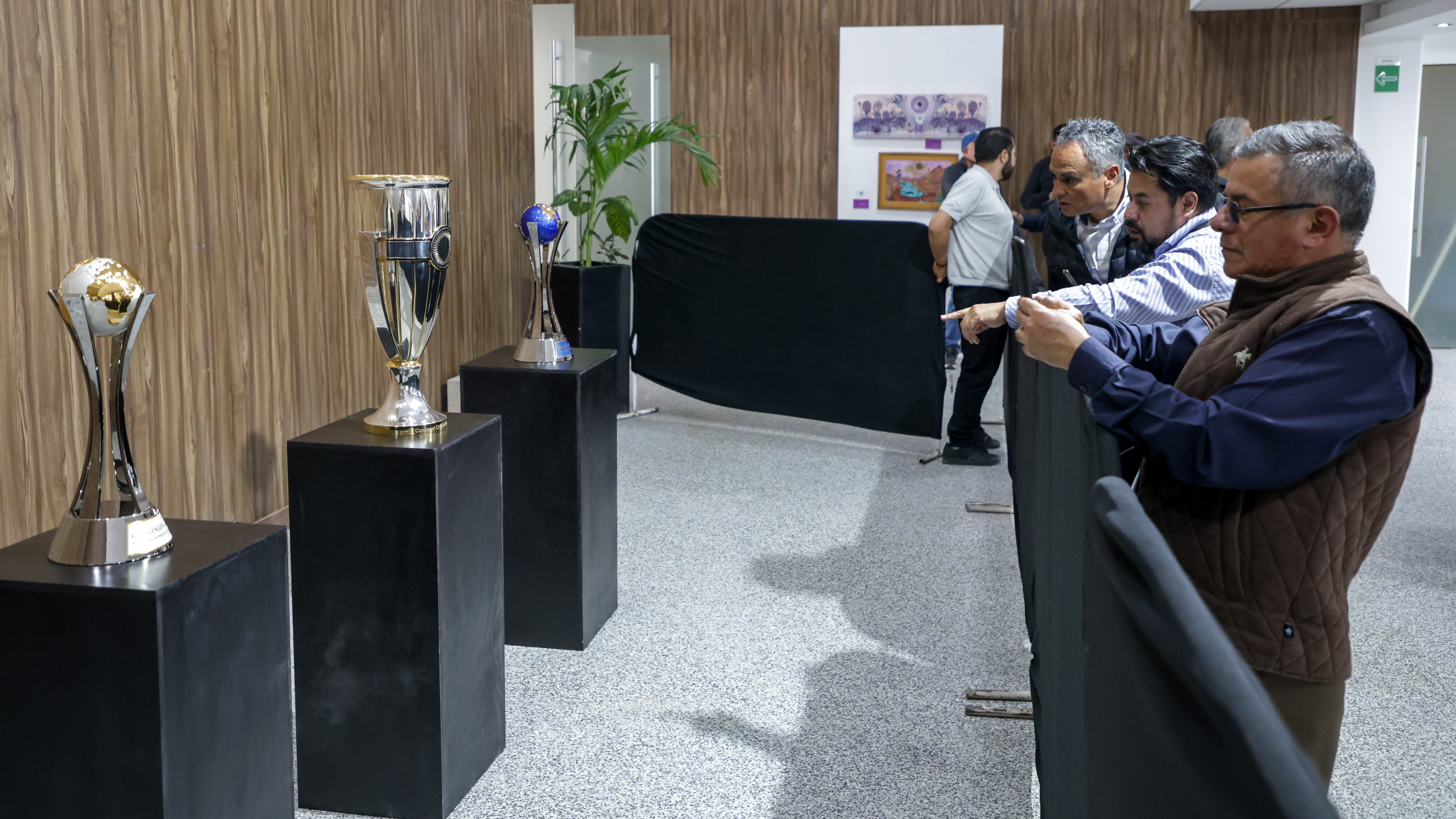 Exhiben trofeos del Club Pachuca en el edificio del Gobierno de HidalgoExhiben trofeos del Club Pachuca en el edificio del Gobierno de Hidalgo