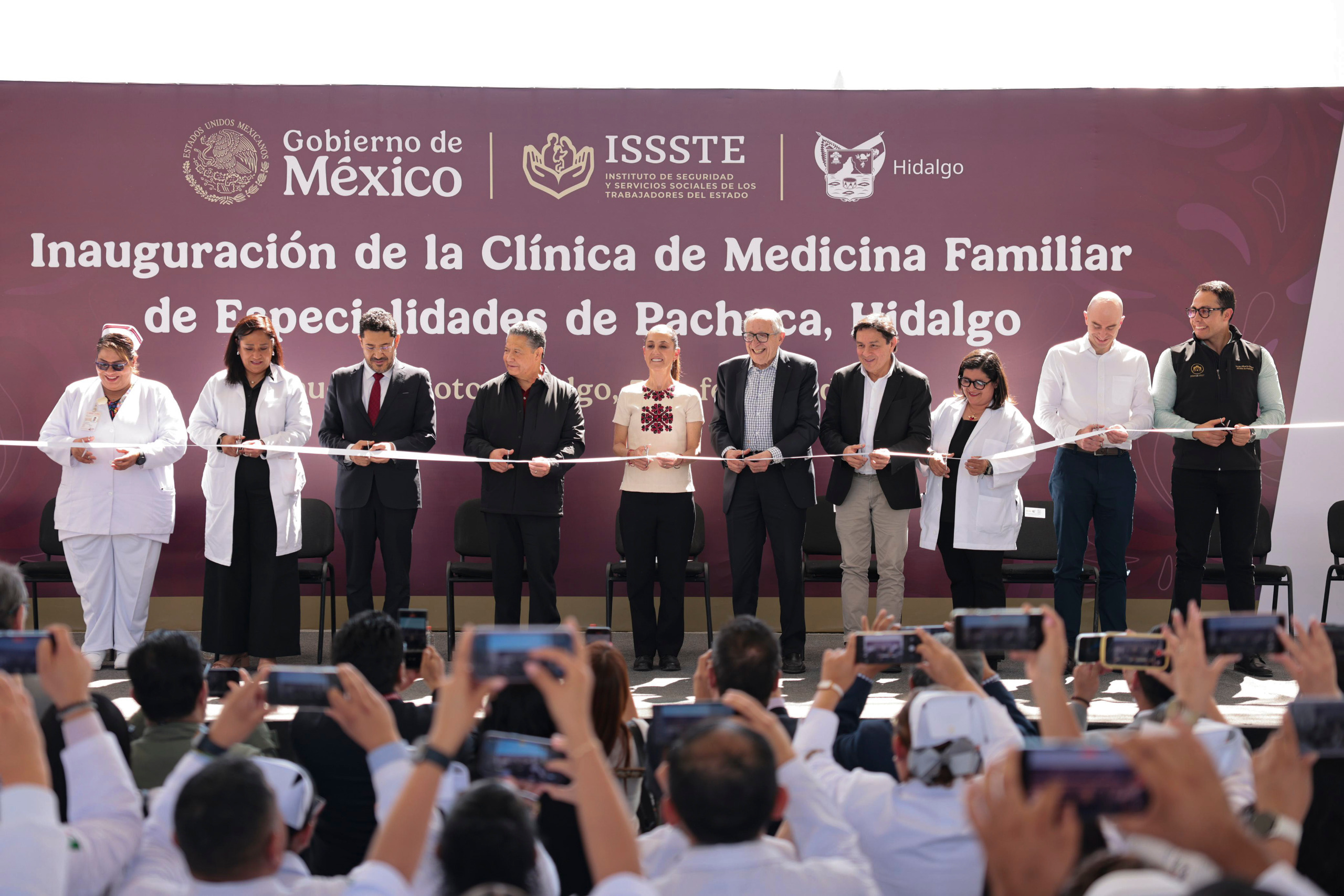 Sheinbaum y Menchaca inauguran Clínica de Medicina Familiar en Pachuca