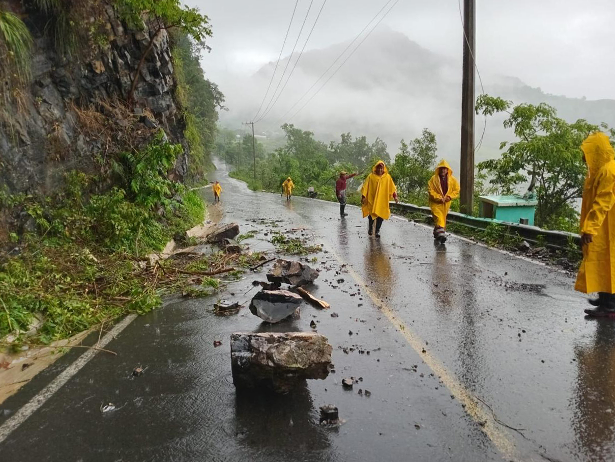 Gobierno de Hidalgo continúa trabajos de respuesta y prevención ante la presencia de lluvias