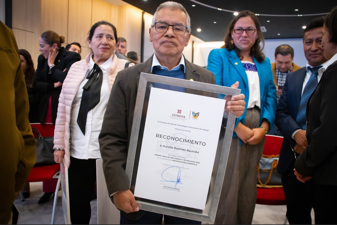 Con un trabajo que se ha extendido por todo el país en el tema de anfibios y reptiles, doctor recibe distinción