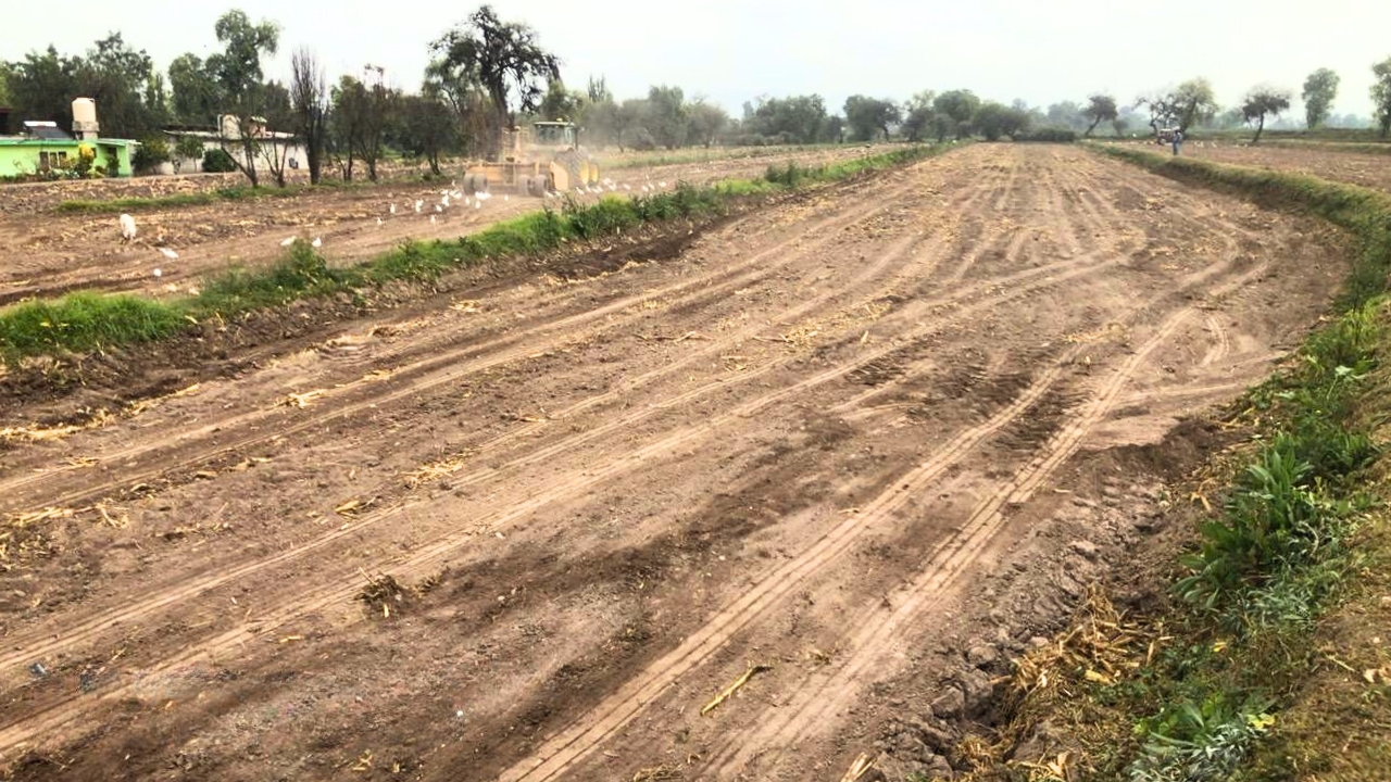 Nivela SIPDUS 800 hectáreas como parte del Plan Nacional de Tecnificación del Campo