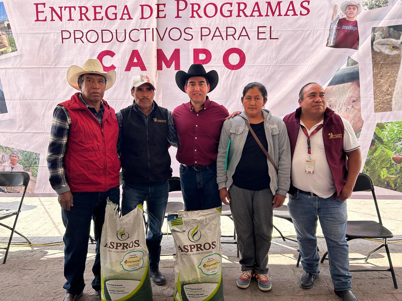 Saderh fortalece al campo con la entrega masiva de apoyos