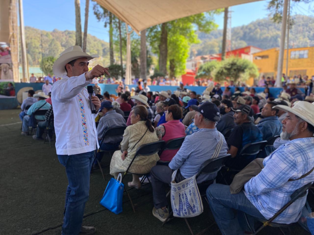 Fortalecen al campo con entrega regional de apoyos productivos en Omitlán