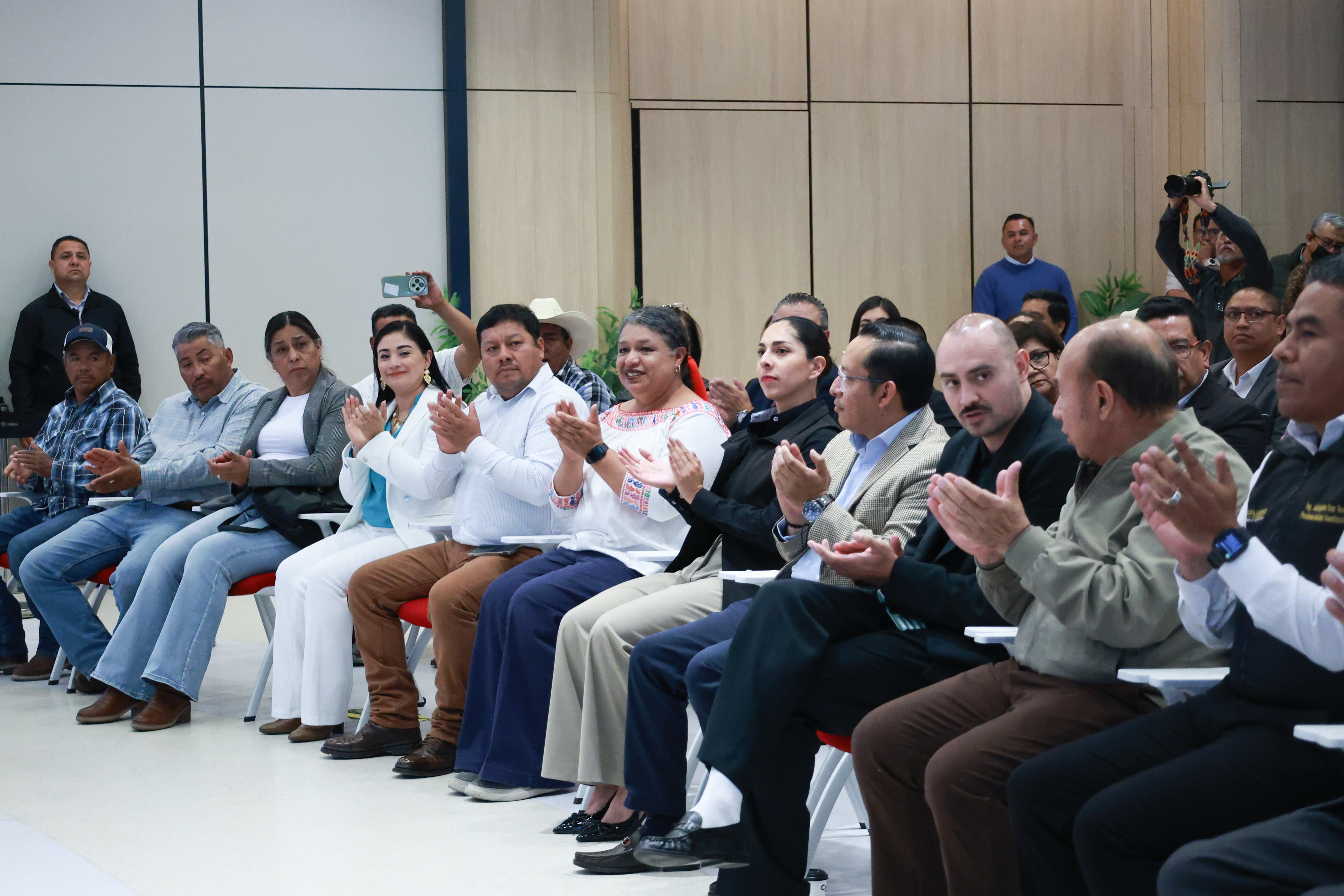 Julio Menchaca detona desarrollo productivo de Hidalgo con economía social y cooperativismo