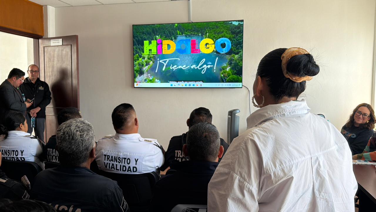 Capacitan a policías para brindar mejor atención a visitantes en Pachuca