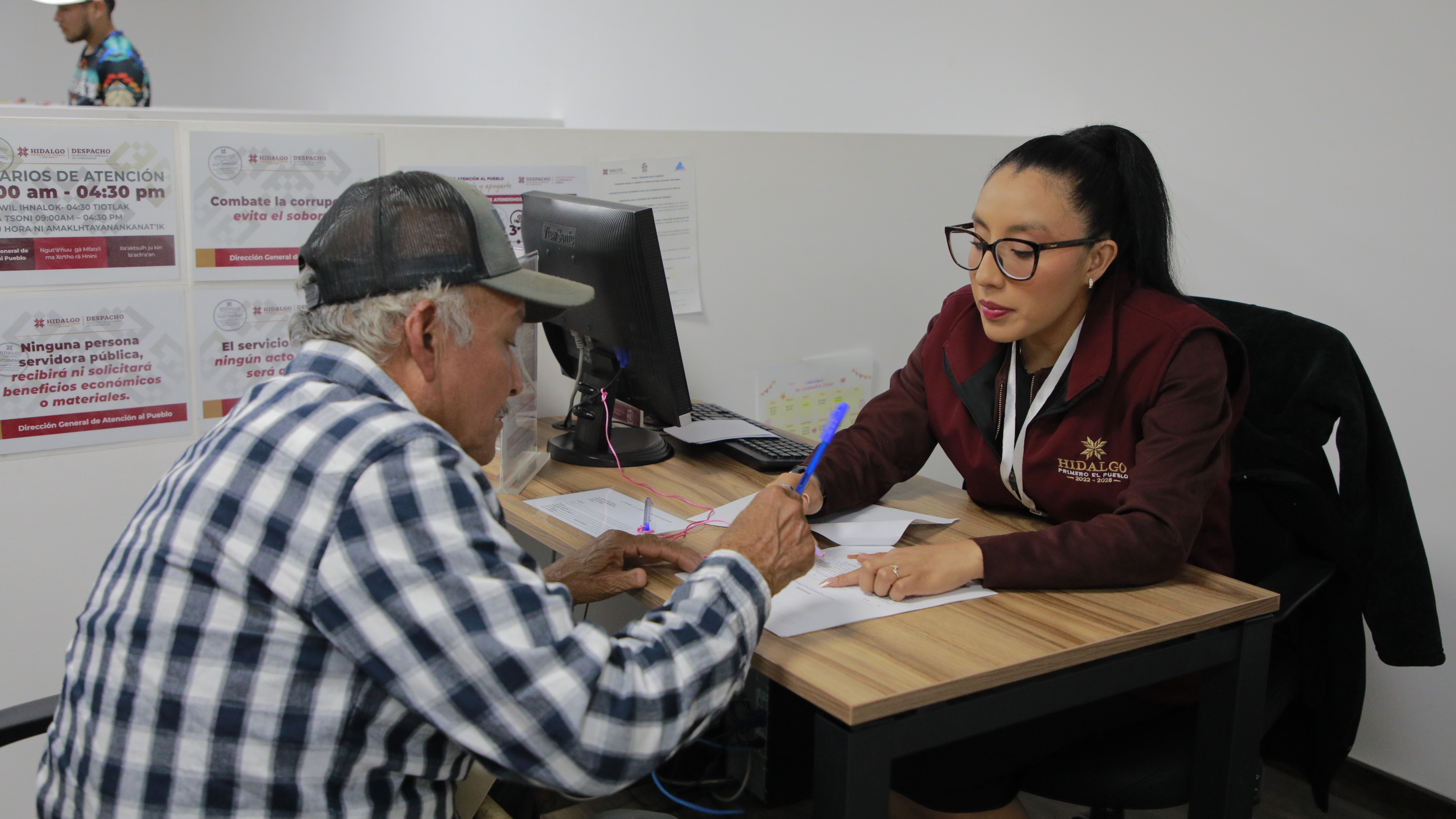 Despacho del Gobernador responde a hidalguenses con programa de Atención al Pueblo