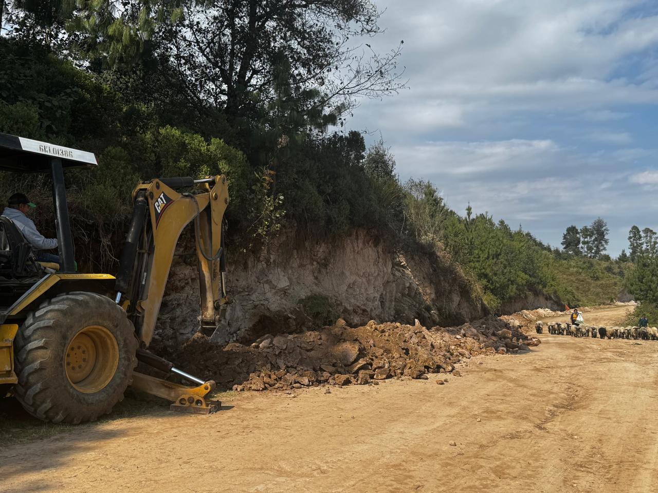Con ampliación de red de agua potable, se abastecerá a zonas de difícil acceso en localidad de Acaxochitlán