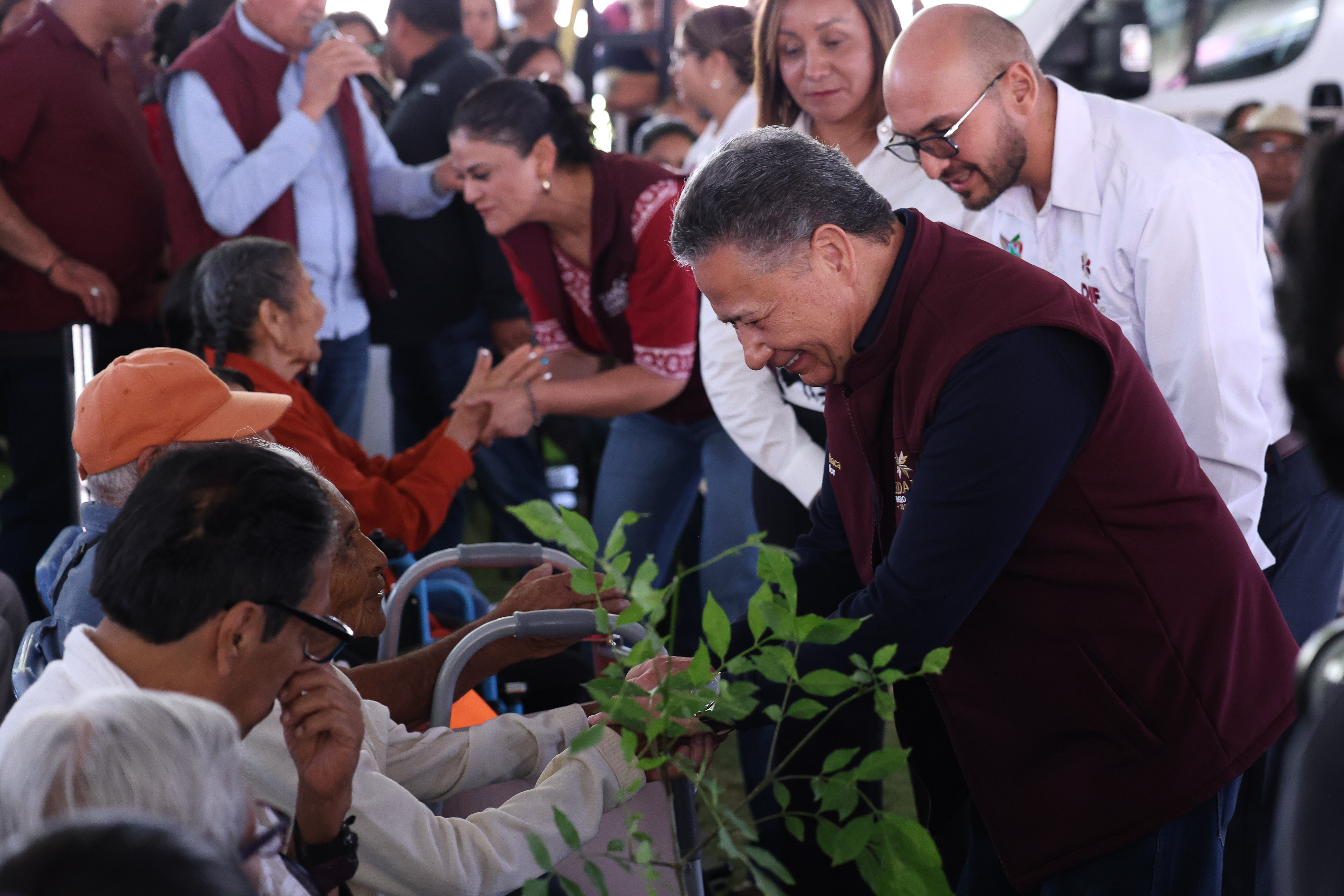 En Ajacuba, Menchaca Salazar subraya resultados de la transformación con obra y bienestar social