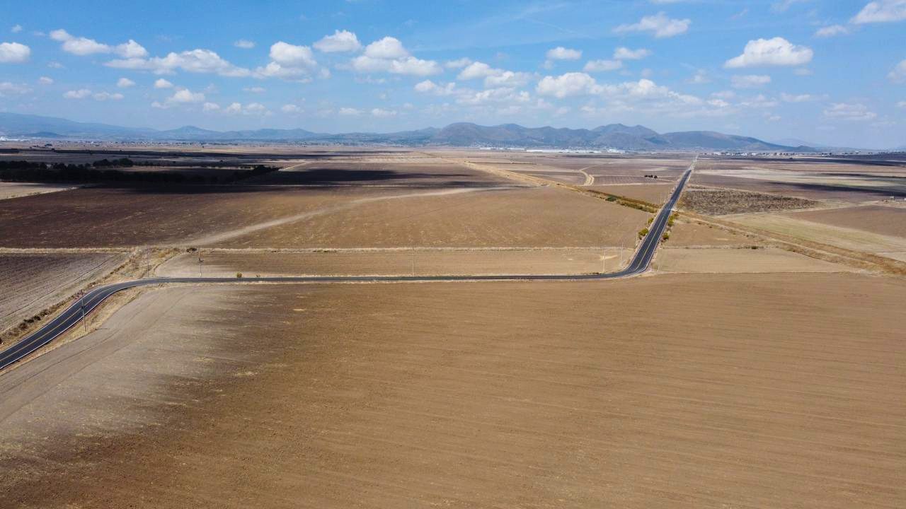 Con la pavimentación de la carretera Acopinalco–Apan los traslados se reducen a la mitad del tiempo