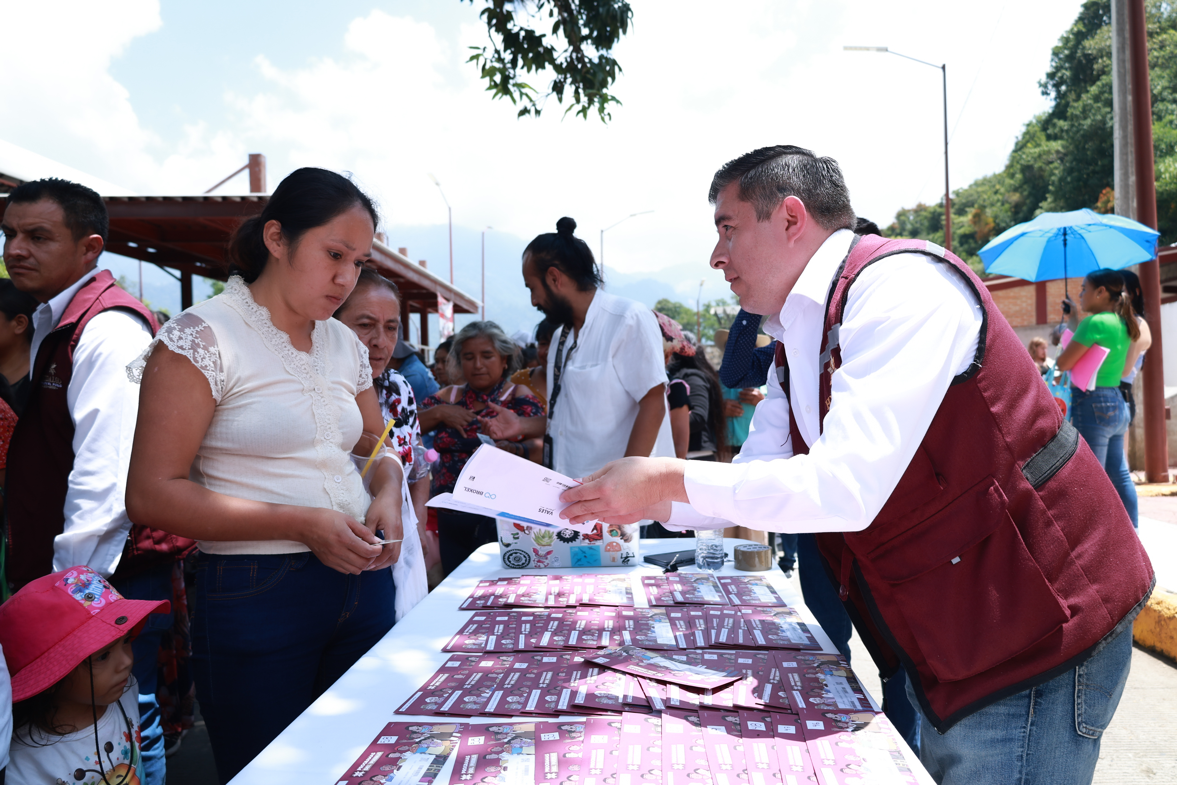 Para San Bartolo, Julio Menchaca destina más de 175 millones de pesos en obra pública