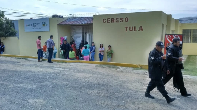 Trasladan a 174 internos del Cereso de Mixquiahuala al penal de Tula