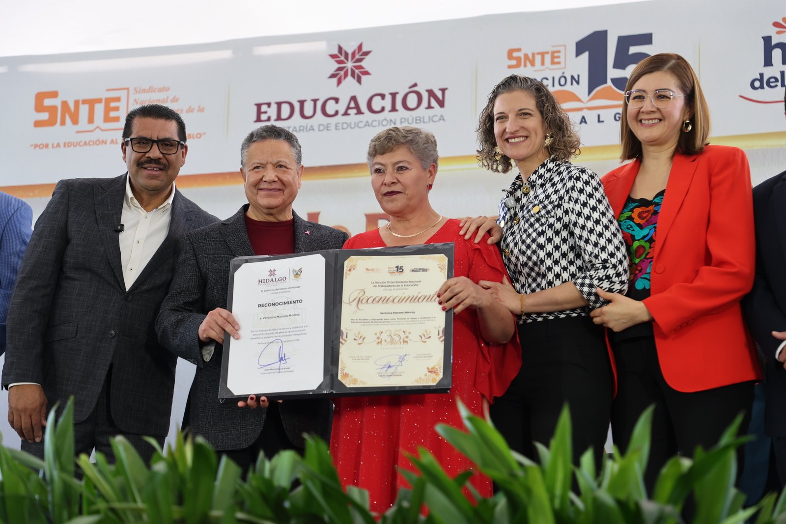 Mediante políticas educativas, Menchaca prioriza recursos para el sector